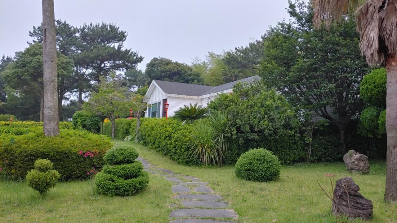 Rnb Town Pension Seogwipo Exterior foto